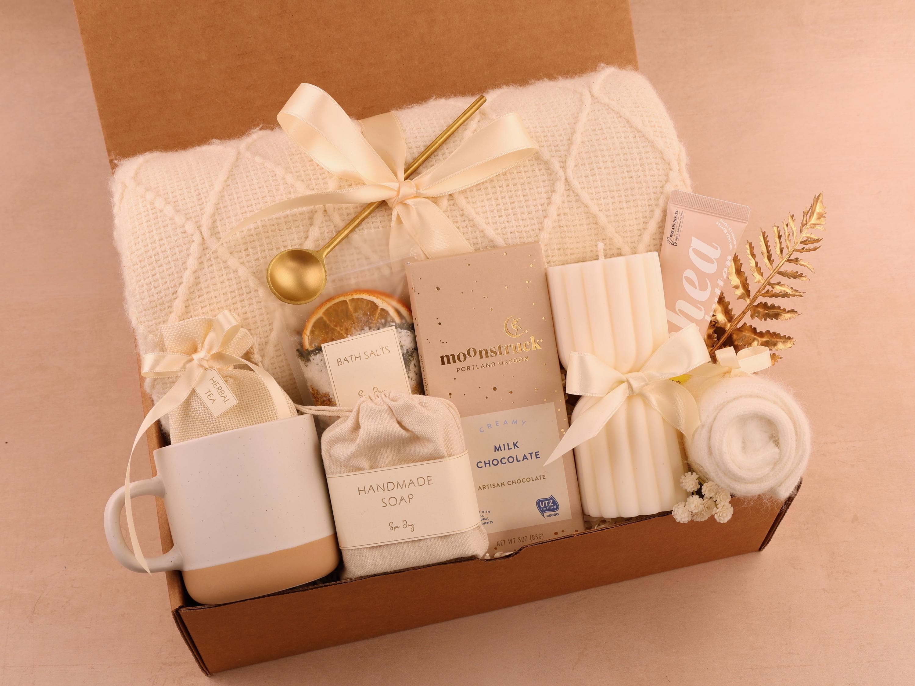 Hygge Gift Box for Her, Gift Box for Her, Self Care Gift Set, Gift Box for Friend, Cozy Care Package, Gift box for Women