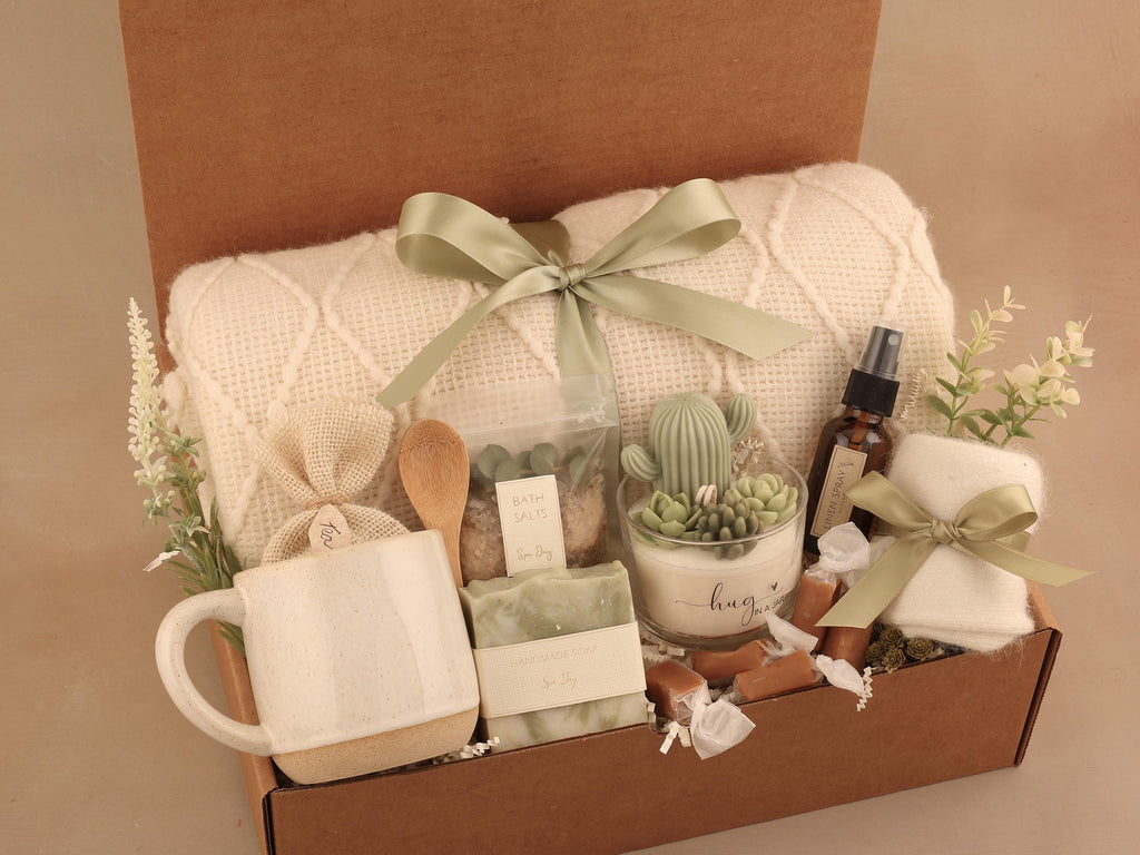 Gift Box Hygge with Blanket, Sending a hug, Thinking of you, Sympathy gift, Bereavement gift, Encouragement gift, Sympathy gift basket