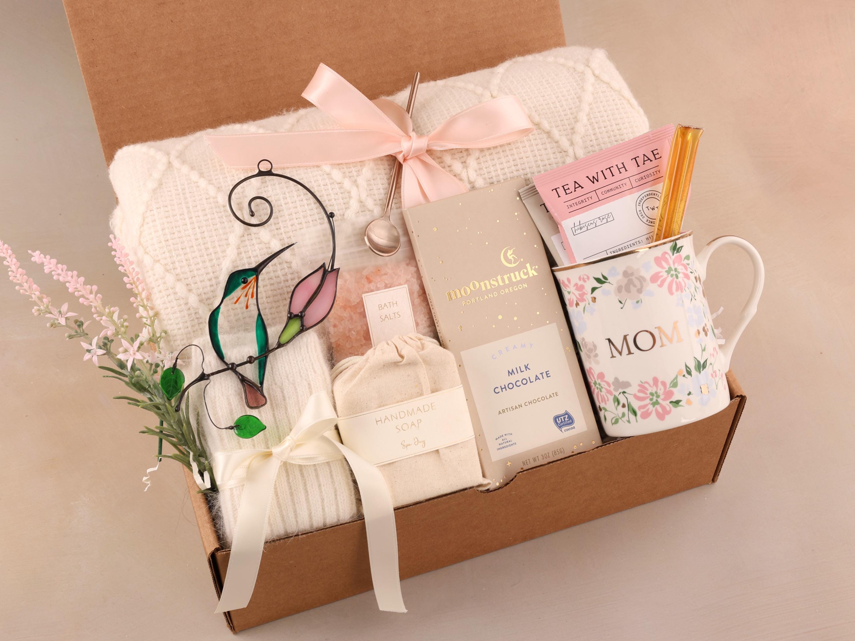 Happy Mother's Day Gift Box with Blanket, Gift for Mom, Mother's Day Gift Basket, Gift Box for Women, Gift for Her